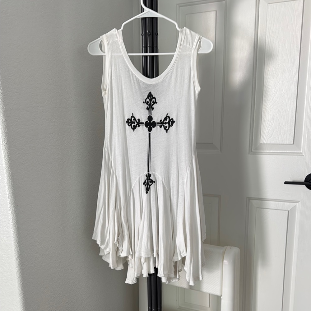 Wildfox Women’s White Sleeveless Tunic dress with Black Cross Graphic